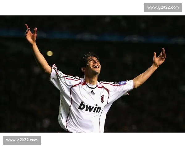 今日足球：梅西领衔大巴黎新赛季备战 克罗地亚战术亮点与英超新星崛起